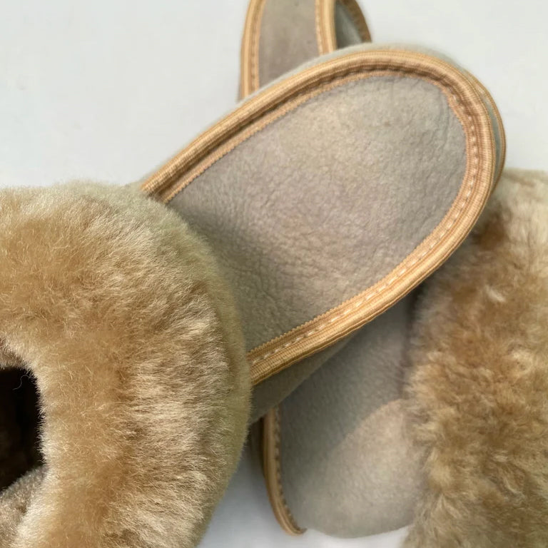 THE CLASSIC SLIPPER: 100% SHEEPSKIN IN TAN