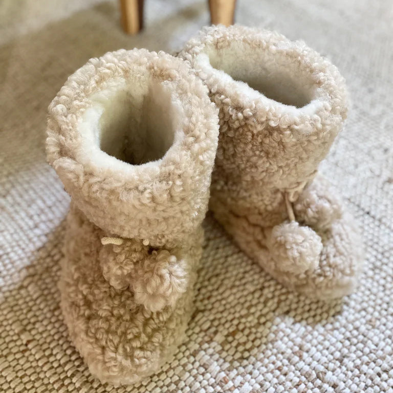 EXTRA WARM SHEEPSKIN BOOTIES