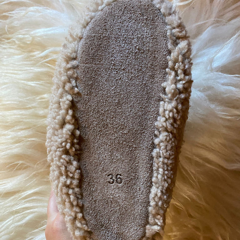EXTRA WARM SHEEPSKIN BOOTIES