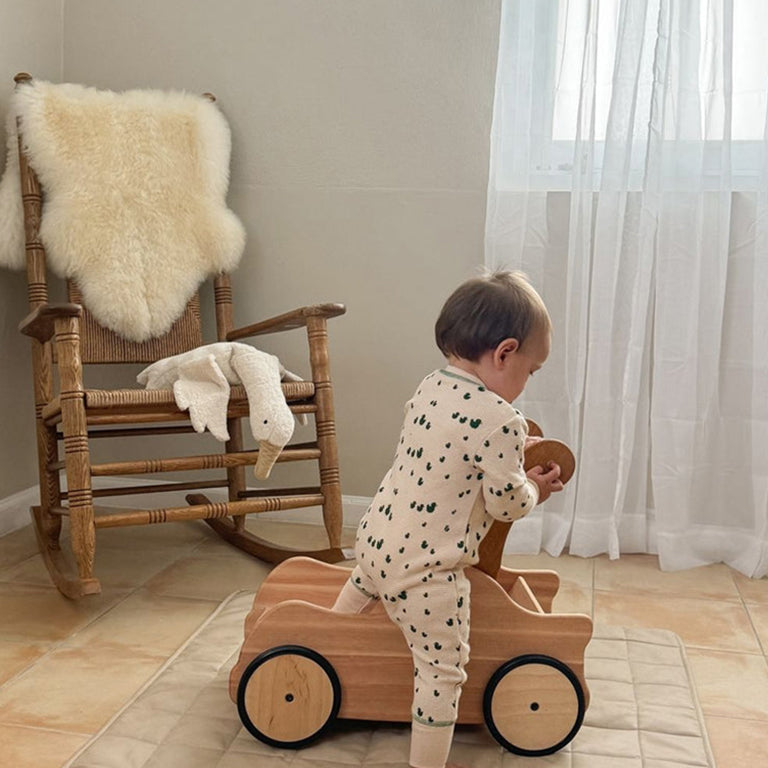 BRIGHT IVORY NURSERY SHEEPSKIN