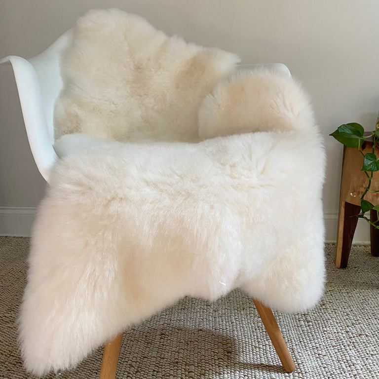 BRIGHT IVORY NURSERY SHEEPSKIN